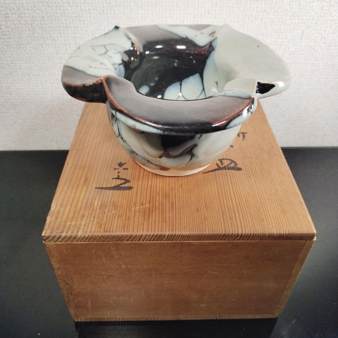 【極稀少】清水六兵衛 掛釉 灰皿 骨董 アンティーク 美品 入手困難 レトロ Amazon.co.jp: 極稀少清水六兵衛 掛釉 灰皿 骨董 アンティーク レトロ